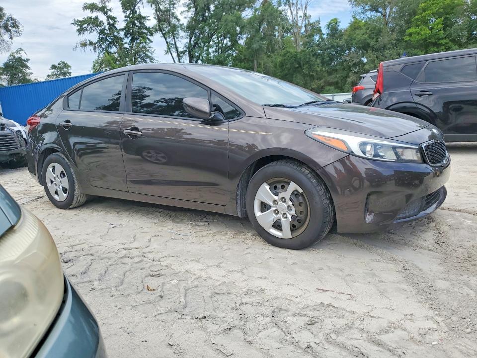 2018 Kia Forte მანქანა იყიდება აუქციონზე, vin: 3KPFL4A77JE176914, აუქციონის ნომერი: 55757126