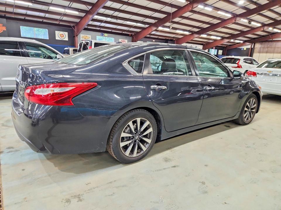 Продаж на аукціоні авто 2017 Nissan Altima, vin: 1N4AL3AP1HC194594, номер лоту: 58505236