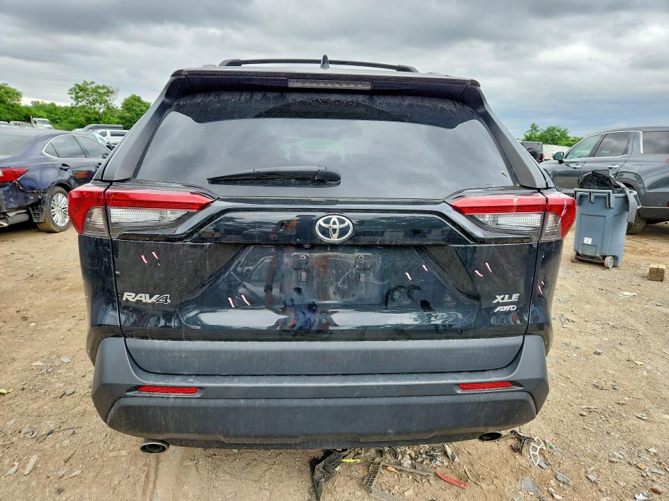 56313056 :رقم المزاد ، 2T3A1RFV3MC185026 vin ، 2021 Toyota Rav4 مزاد بيع