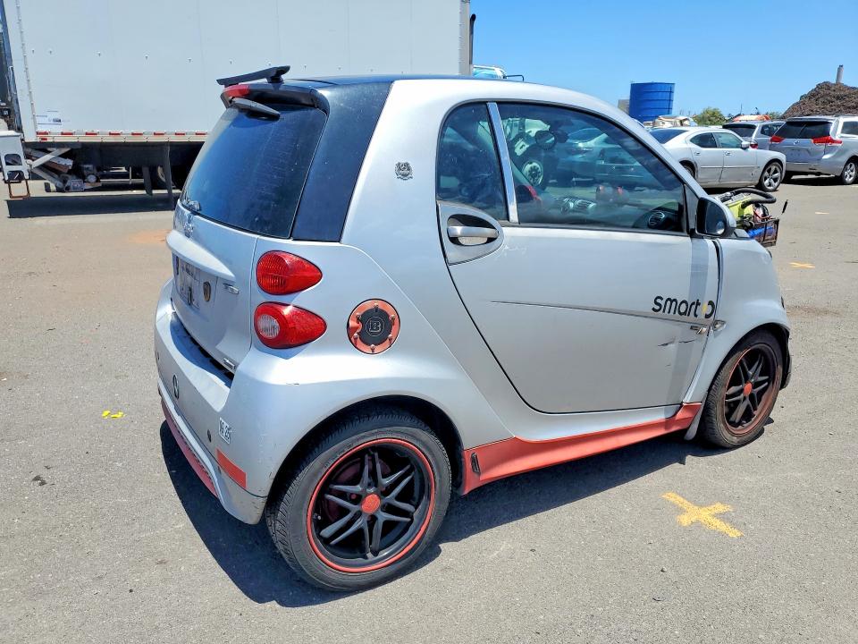57528936 :رقم المزاد ، WMEEJ3BA5DK683402 vin ، 2013 Smart Fortwo مزاد بيع