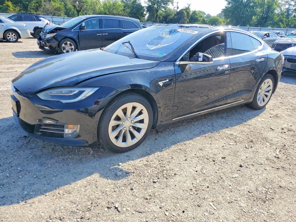 57883106 :رقم المزاد ، 5YJSA1E14HF231090 vin ، 2017 Tesla Model S مزاد بيع