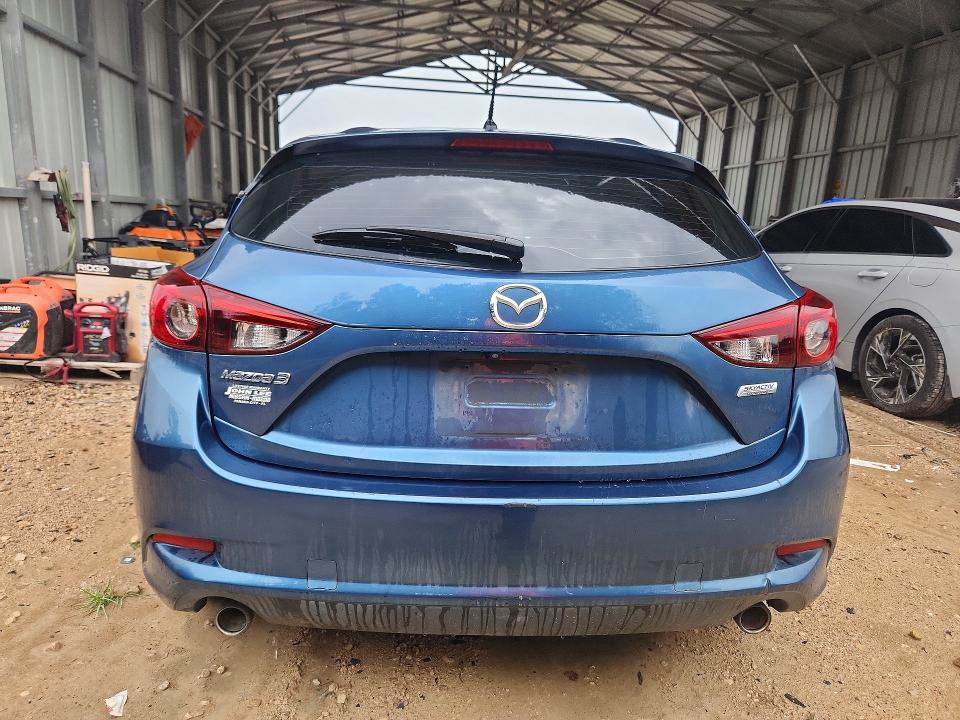 2018 Mazda 3 მანქანა იყიდება აუქციონზე, vin: 3MZBN1L39JM199390, აუქციონის ნომერი: 57722586