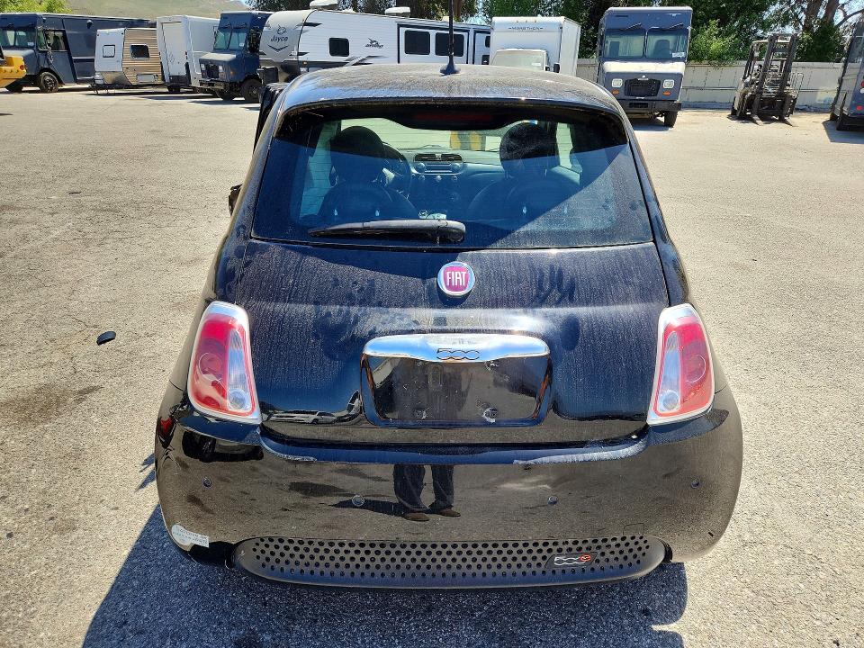 Продажа на аукционе авто 2015 Fiat 500, vin: 3C3CFFGE9FT667049, номер лота: 56732456