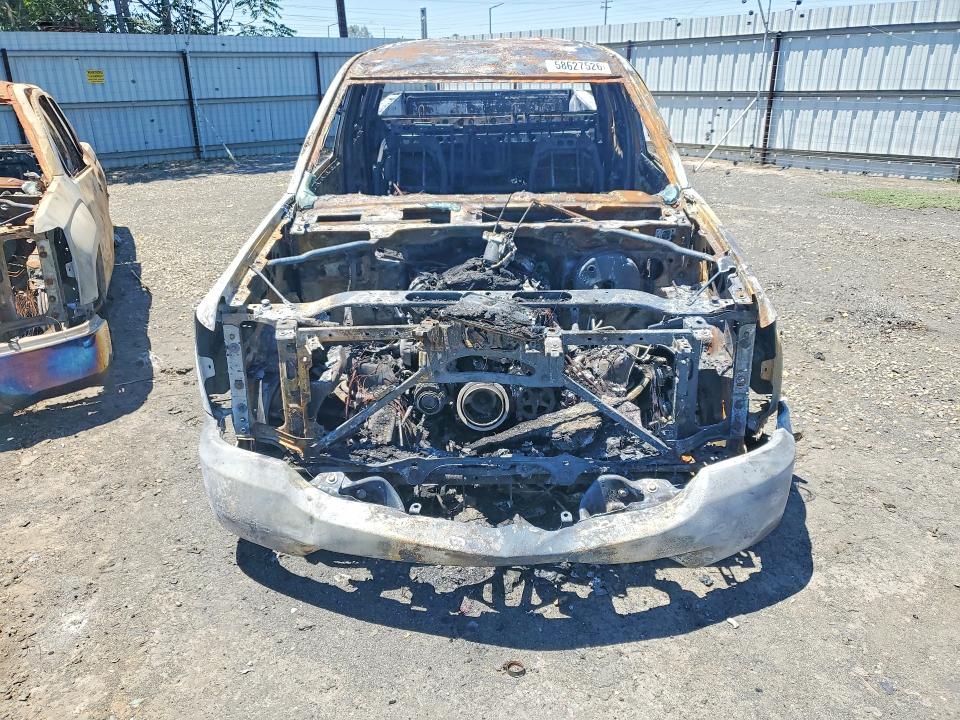 58627526 :رقم المزاد ، 3GCUKNECXJG304333 vin ، 2018 Chevrolet Silverado مزاد بيع
