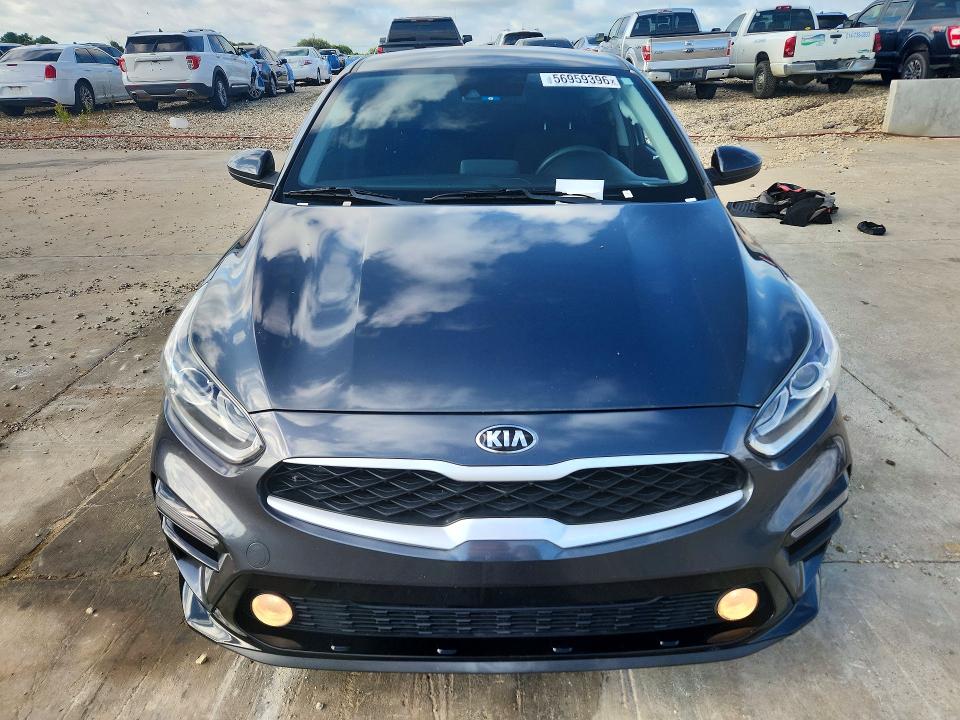 2021 Kia Forte მანქანა იყიდება აუქციონზე, vin: 3KPF24AD8ME330804, აუქციონის ნომერი: 56959396