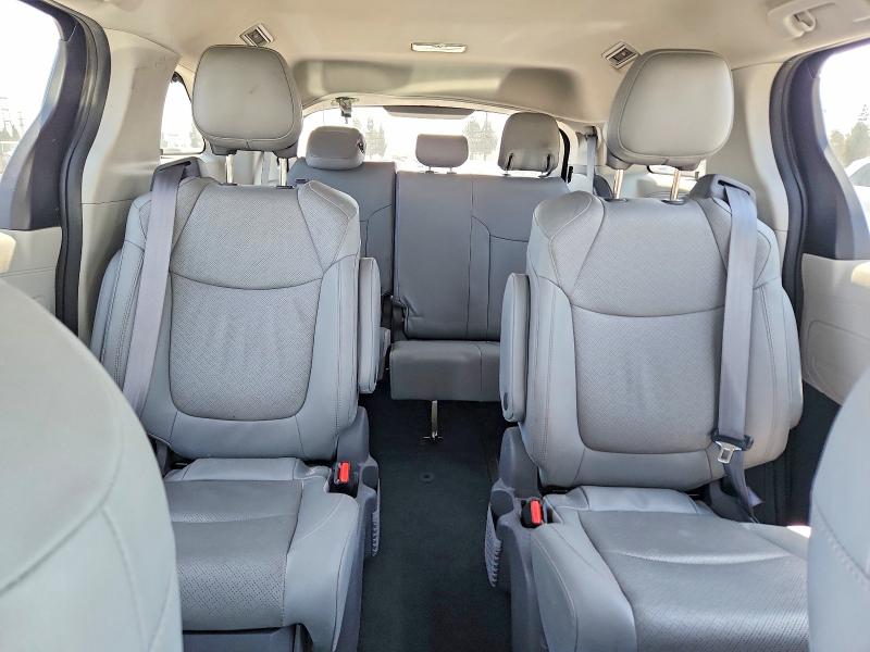 58833036 :رقم المزاد ، 5TDZRKEC2MS003383 vin ، 2021 Toyota Sienna مزاد بيع