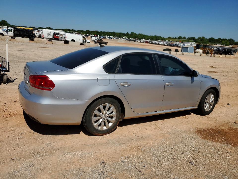 55574326 :رقم المزاد ، 1VWAT7A3XFC066623 vin ، 2015 Volkswagen Passat مزاد بيع