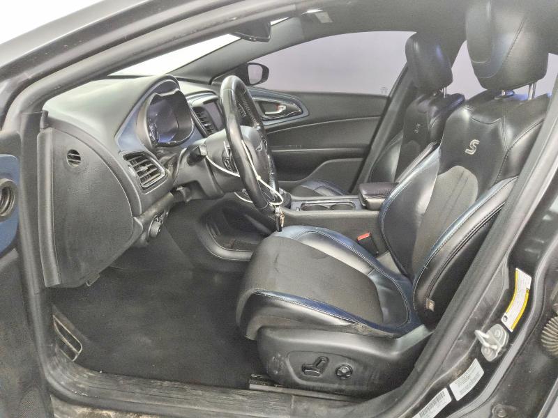 55527586 :رقم المزاد ، 1C3CCCBB9GN175613 vin ، 2016 Chrysler 200 مزاد بيع