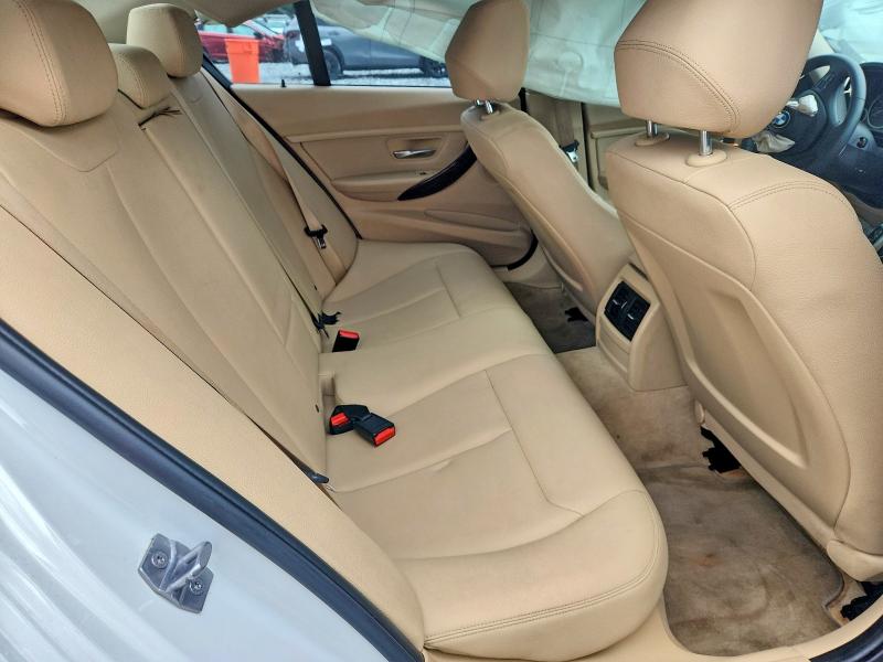 55357026 :رقم المزاد ، WBA3B1G50ENS79052 vin ، 2014 Bmw 320 مزاد بيع