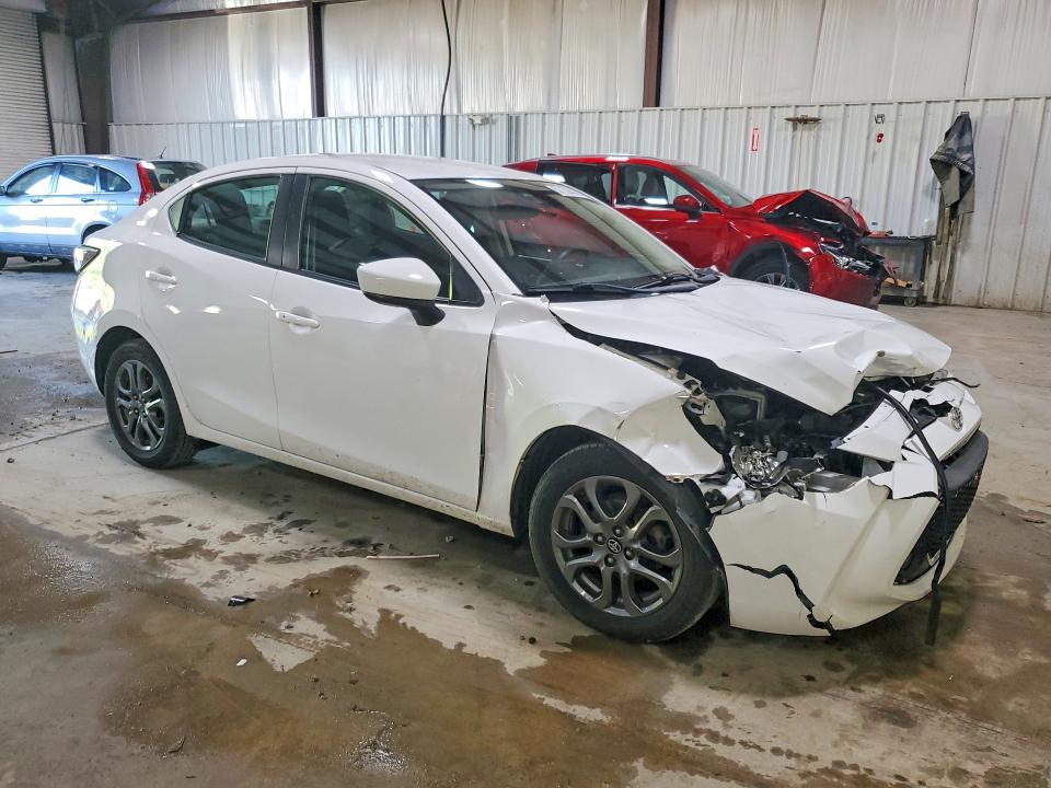 57139446 :رقم المزاد ، 3MYDLBYV1KY524353 vin ، 2019 Toyota Yaris مزاد بيع