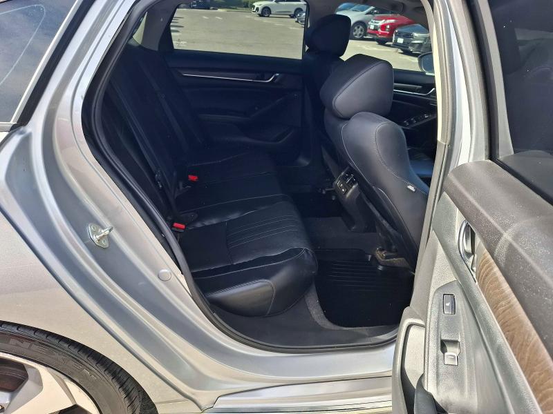 58882036 :رقم المزاد ، 1HGCV1F96JA805394 vin ، 2018 Honda Accord مزاد بيع
