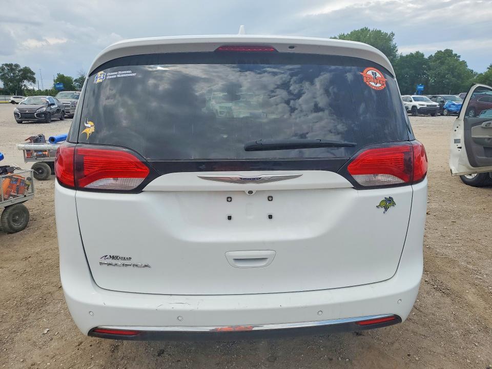 56429306 :رقم المزاد ، 2C4RC1EG0HR570186 vin ، 2017 Chrysler Pacifica مزاد بيع