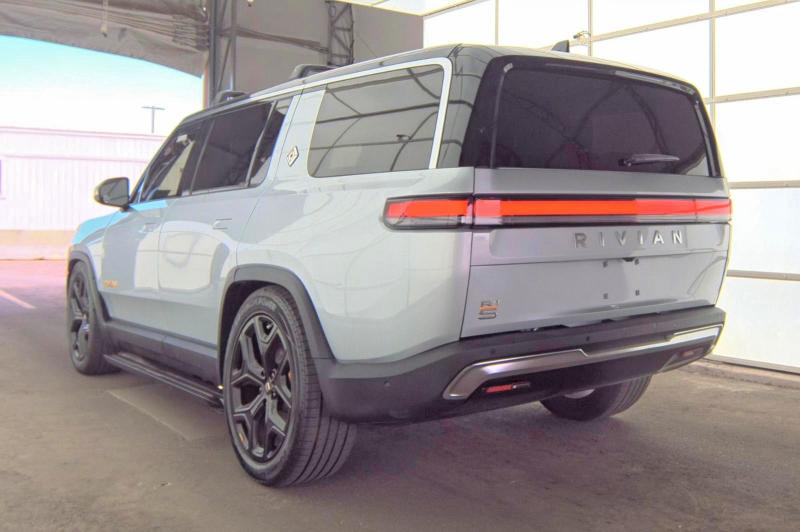 2023 Rivian R1s მანქანა იყიდება აუქციონზე, vin: 7PDSGABA4PN019950, აუქციონის ნომერი: 57083326
