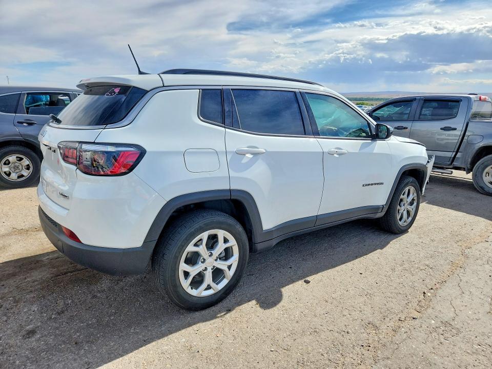 55830516 :رقم المزاد ، 3C4NJDBNXRT132833 vin ، 2024 Jeep Compass مزاد بيع