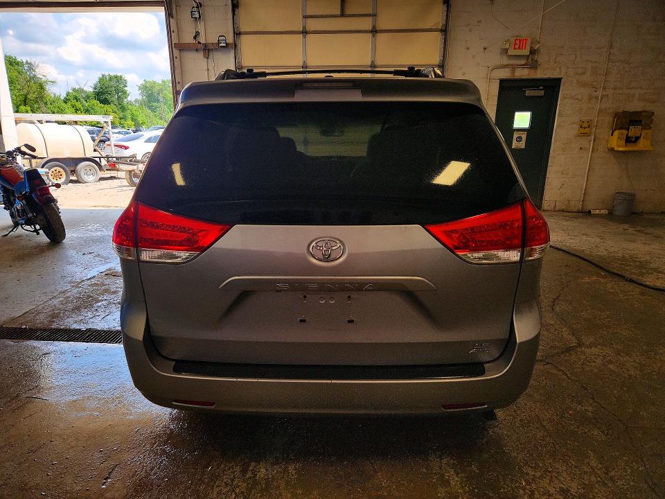2012 Toyota Sienna მანქანა იყიდება აუქციონზე, vin: 5TDJK3DCXCS046697, აუქციონის ნომერი: 59081886