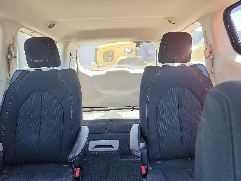 55536986 :رقم المزاد ، 2C4RC1CG7HR747948 vin ، 2017 Chrysler Pacifica مزاد بيع