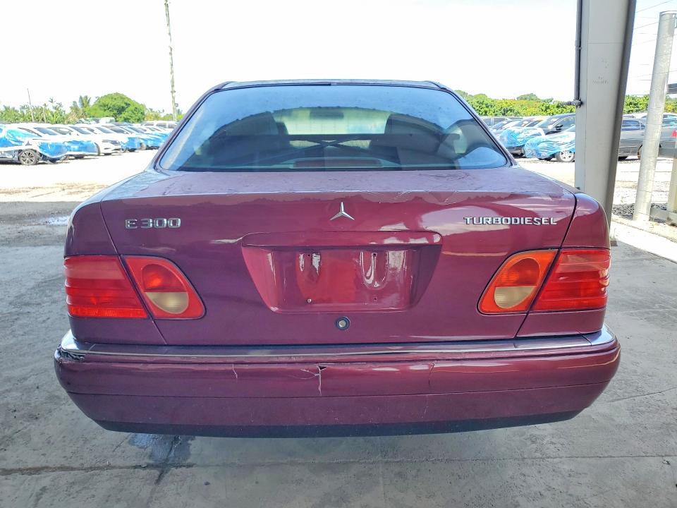 55904366 :رقم المزاد ، WDBJF25H8XA825025 vin ، 1999 Mercedes-benz E مزاد بيع