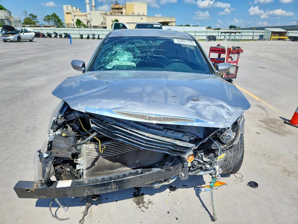 55891776 :رقم المزاد ، 1C3CCBCG3DN651466 vin ، 2013 Chrysler 200 مزاد بيع