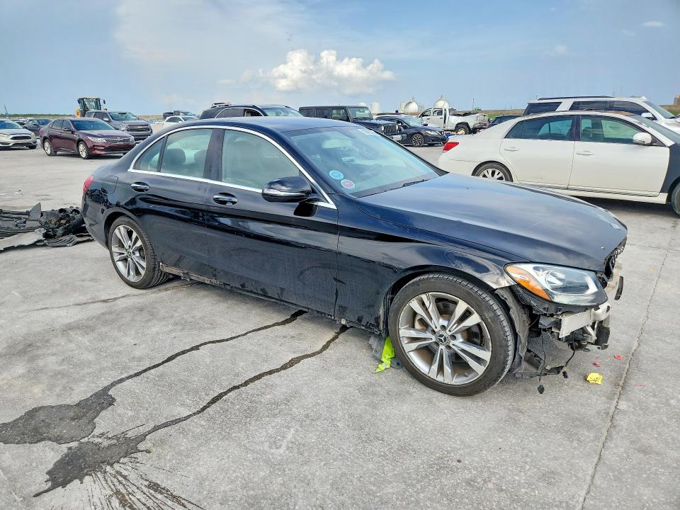 Продажа на аукционе авто 2017 Mercedes-benz C, vin: 55SWF4JBXHU233203, номер лота: 58492226