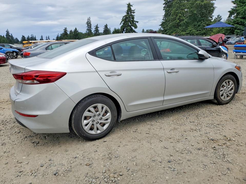 56110056 :رقم المزاد ، 5NPD74LF7JH342263 vin ، 2018 Hyundai Elantra مزاد بيع