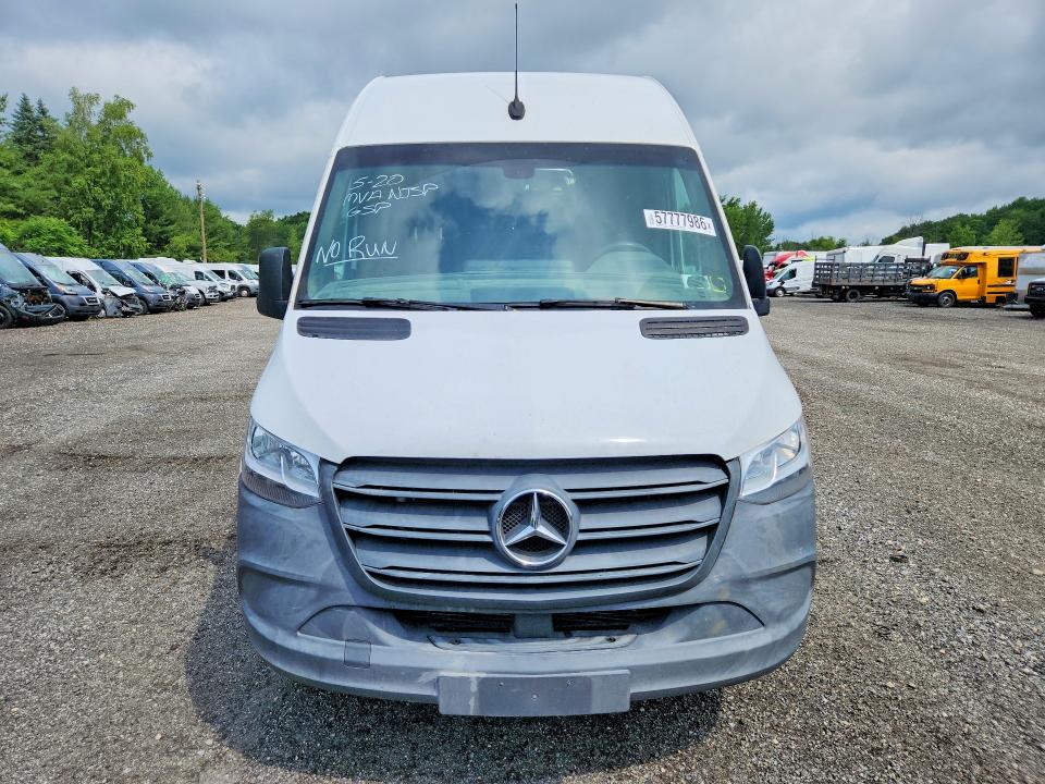 57777986 :رقم المزاد ، W1Y4EBHY4NT086696 vin ، 2022 Mercedes-benz Sprinter مزاد بيع