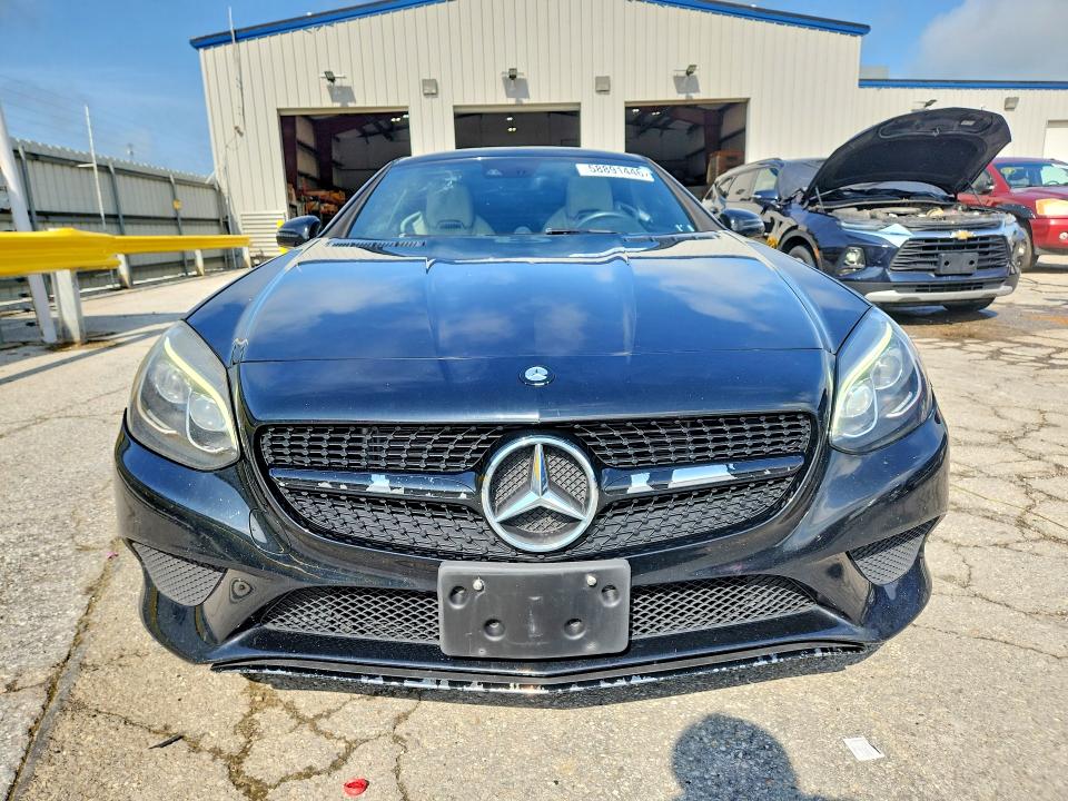 58891446 :رقم المزاد ، WDDPK3JA7HF131202 vin ، 2017 Mercedes-benz Slc مزاد بيع