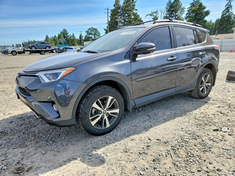 55748246 :رقم المزاد ، 2T3RFREV2HW684166 vin ، 2017 Toyota Rav4 مزاد بيع