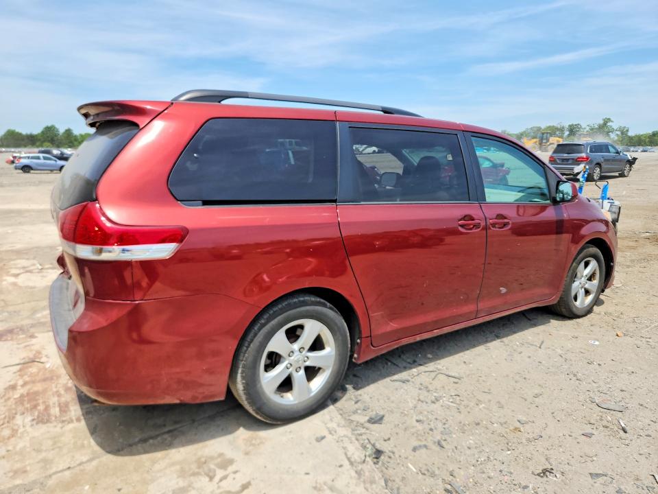 56271706 :رقم المزاد ، 5TDKK3DC8CS208296 vin ، 2012 Toyota Sienna مزاد بيع