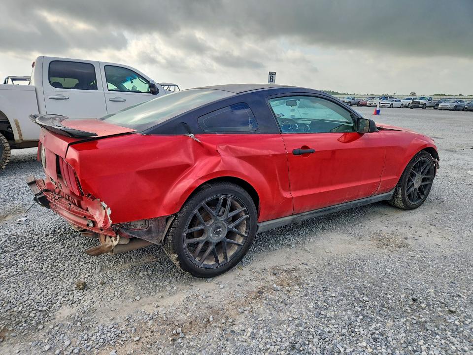 57930336 :رقم المزاد ، 1ZVFT80N255237382 vin ، 2005 Ford Mustang مزاد بيع
