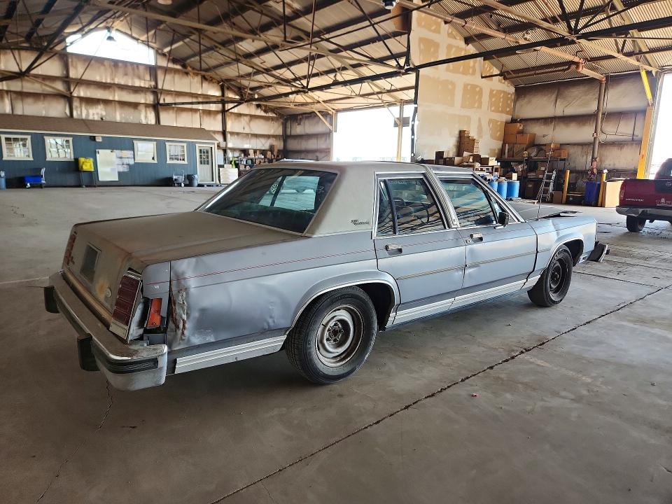 1985 Ford Ltd მანქანა იყიდება აუქციონზე, vin: 1FABP43F8FZ126273, აუქციონის ნომერი: 56192346