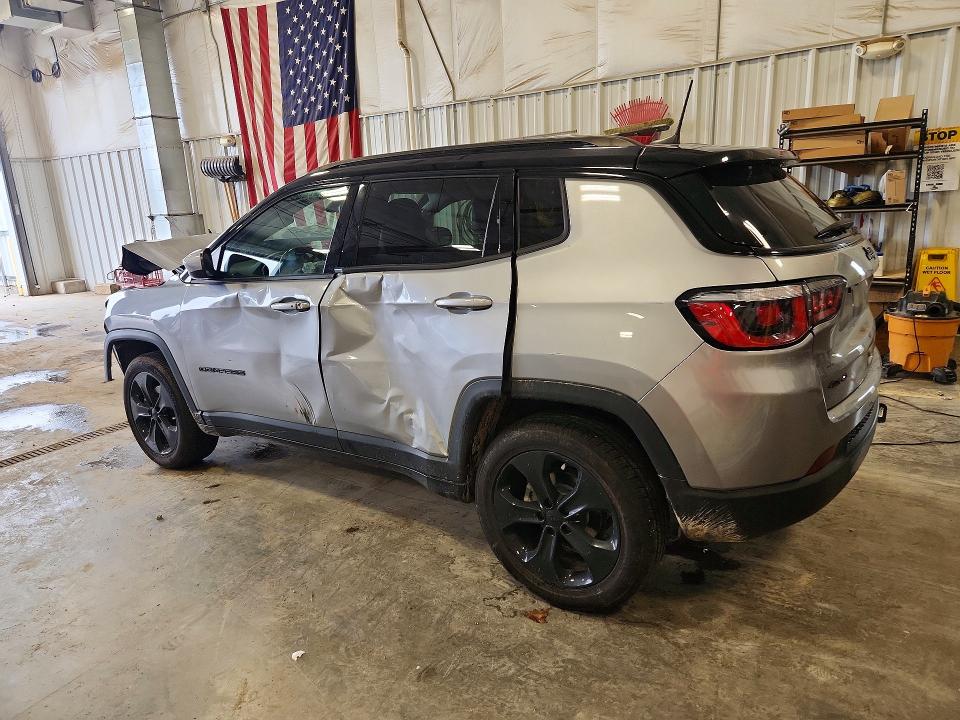 57037216 :رقم المزاد ، 3C4NJDBB1JT323986 vin ، 2018 Jeep Compass مزاد بيع