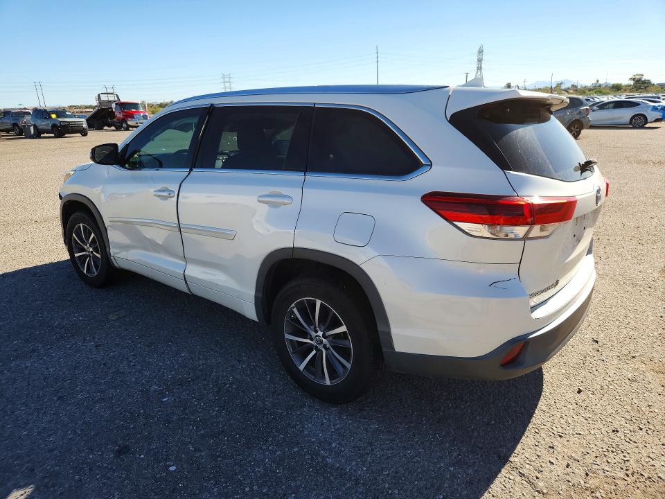 2017 Toyota Highlander მანქანა იყიდება აუქციონზე, vin: 5TDKZRFH2HS517941, აუქციონის ნომერი: 58146166