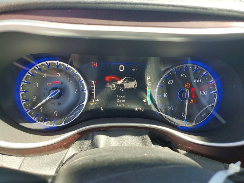 58449616 :رقم المزاد ، 2C4RC1GG3JR352987 vin ، 2018 Chrysler Pacifica مزاد بيع