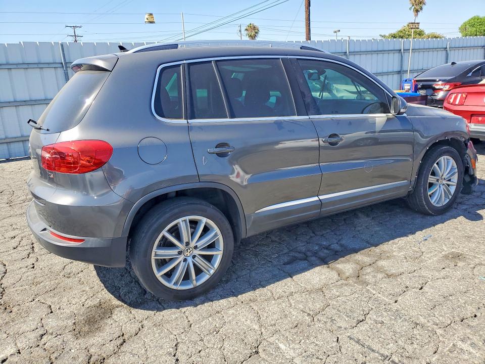 57590926 :رقم المزاد ، WVGAV7AX5GW575207 vin ، 2016 Volkswagen Tiguan مزاد بيع