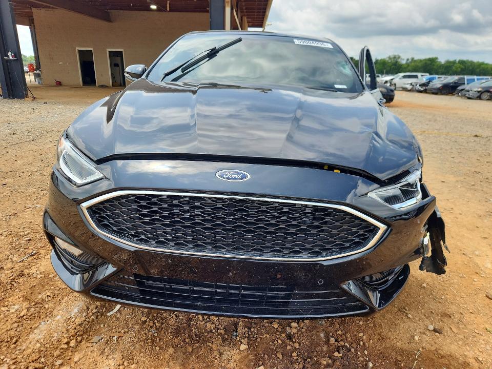 59004996 :رقم المزاد ، 3FA6P0VP1KR101987 vin ، 2019 Ford Fusion مزاد بيع