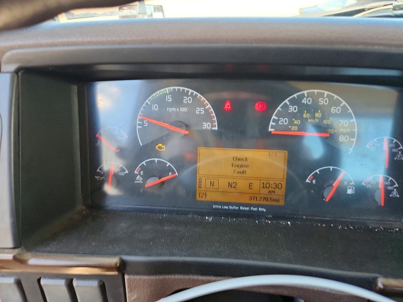 56372856 :رقم المزاد ، 4V4M39DF0GN939002 vin ، 2016 Volvo Vnm مزاد بيع