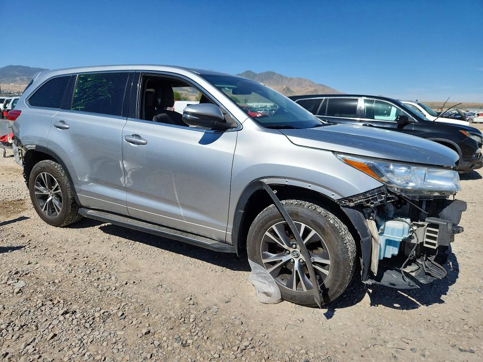 2018 Toyota Highlander მანქანა იყიდება აუქციონზე, vin: 5TDBZRFH1JS906110, აუქციონის ნომერი: 57949116