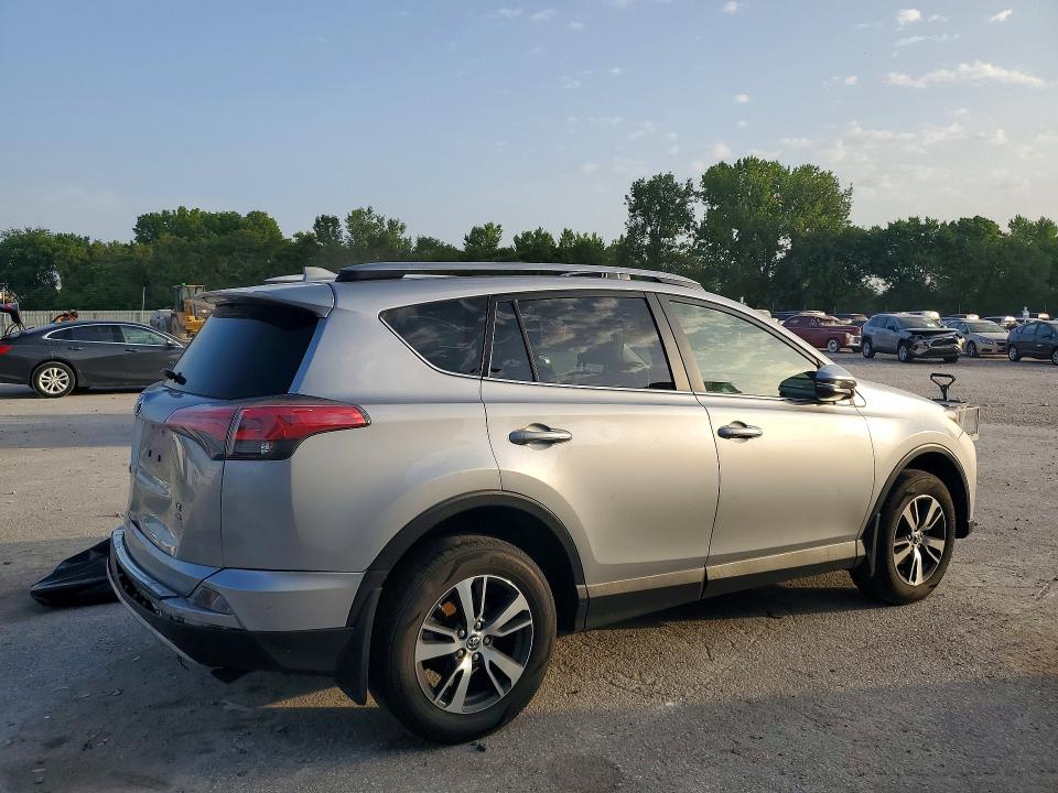 58392926 :رقم المزاد ، JTMRFREV4JJ204844 vin ، 2018 Toyota Rav4 مزاد بيع