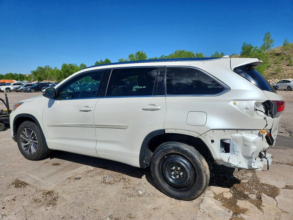 2017 Toyota Highlander მანქანა იყიდება აუქციონზე, vin: 5TDJZRFH0HS382731, აუქციონის ნომერი: 56634396