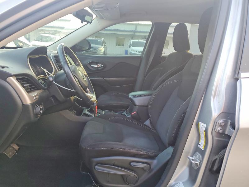 55781416 :رقم المزاد ، 1C4PJLCB2FW601667 vin ، 2015 Jeep Cherokee مزاد بيع