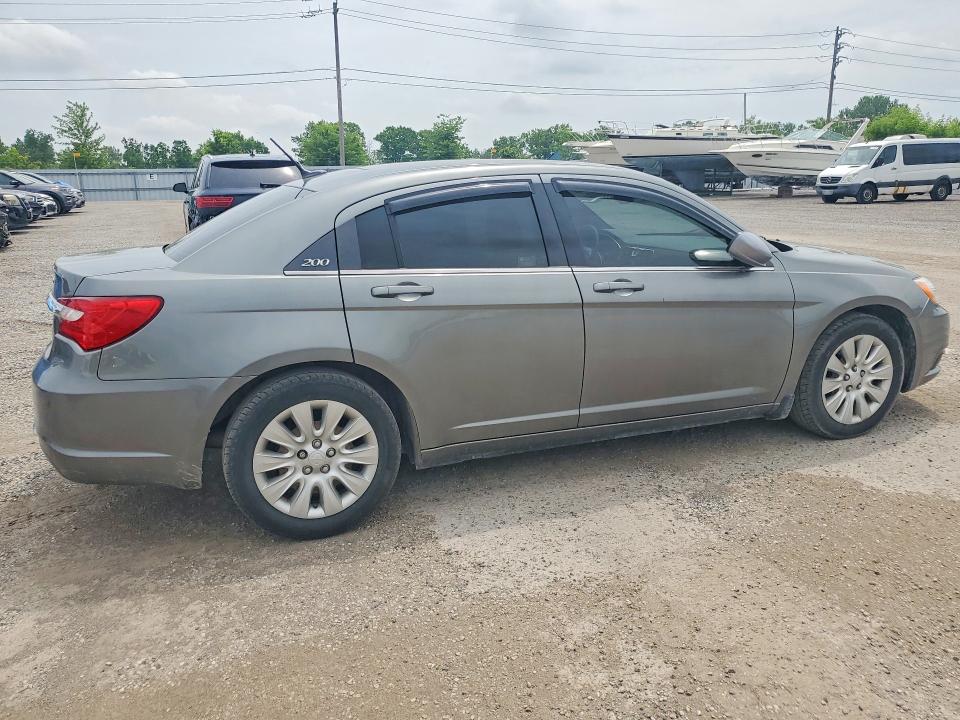 56301136 :رقم المزاد ، 1C3CCBAB5DN634322 vin ، 2013 Chrysler 200 مزاد بيع