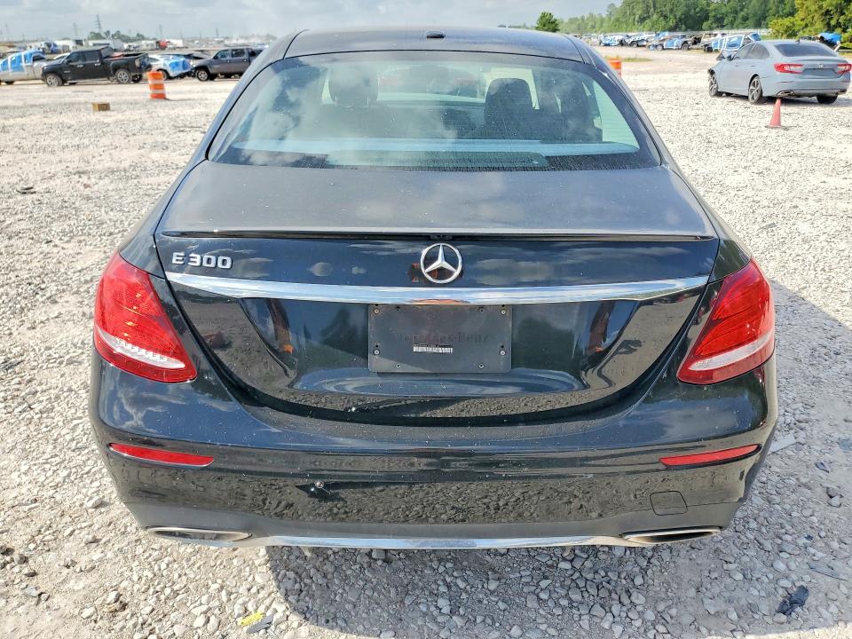 Продажа на аукционе авто 2018 Mercedes-benz E, vin: WDDZF4JBXJA303818, номер лота: 58329026