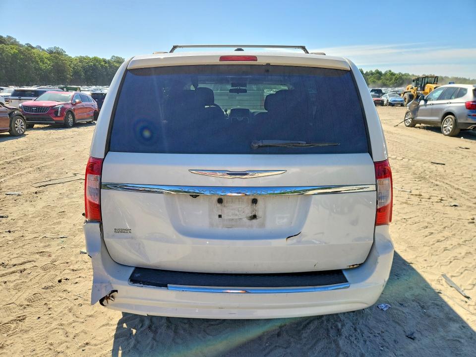55620186 :رقم المزاد ، 2A4RR5DG5BR605118 vin ، 2011 Chrysler Town & Country مزاد بيع
