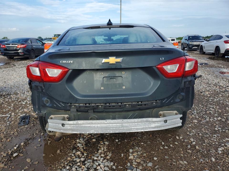 Продаж на аукціоні авто 2018 Chevrolet Cruze, vin: 1G1BE5SM5J7128744, номер лоту: 55951236
