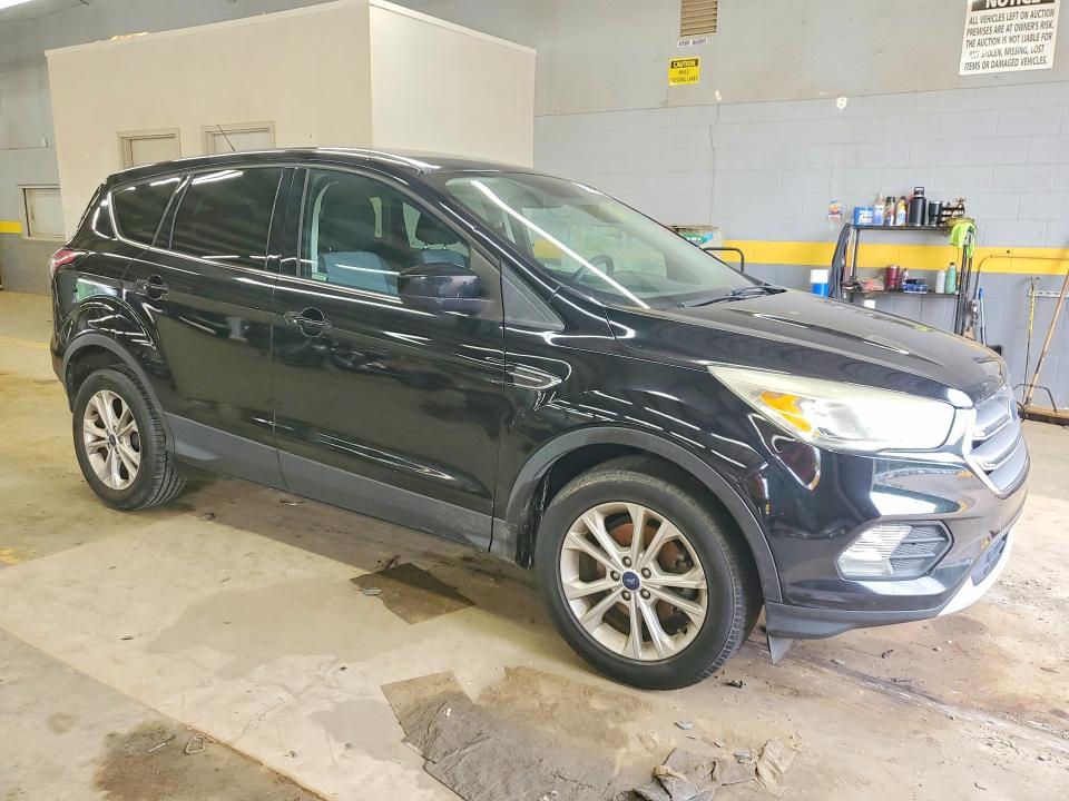 2017 Ford Escape მანქანა იყიდება აუქციონზე, vin: 1FMCU0GD7HUC07253, აუქციონის ნომერი: 56545766