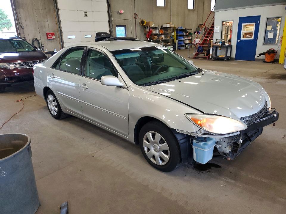 57215976 :رقم المزاد ، 4T1BE32K82U076907 vin ، 2002 Toyota Camry مزاد بيع