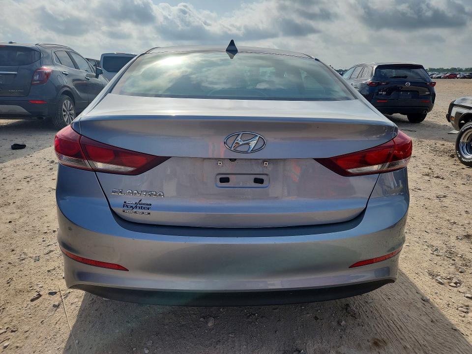 2017 Hyundai Elantra მანქანა იყიდება აუქციონზე, vin: 5NPD84LF0HH082568, აუქციონის ნომერი: 58384196