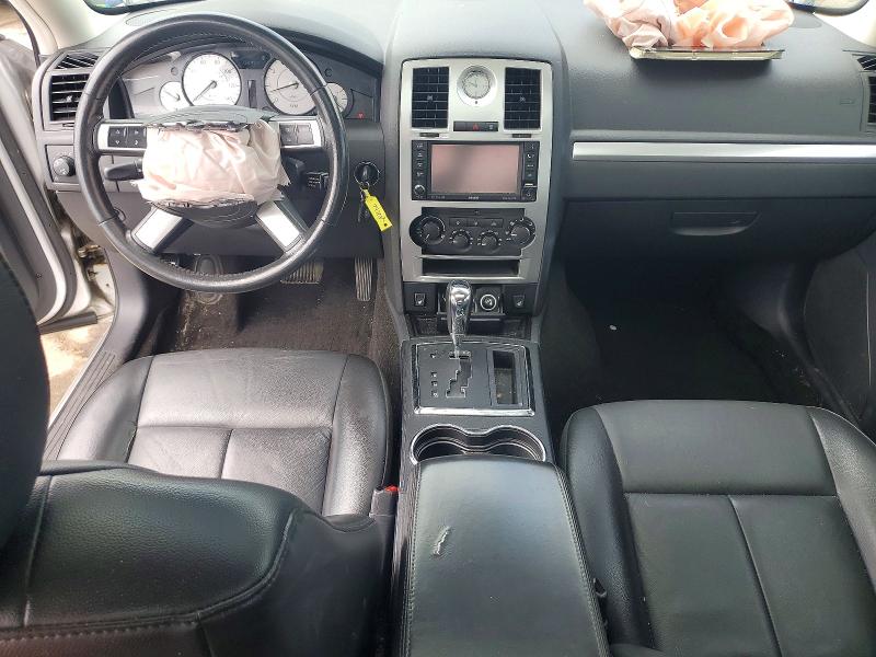 58548296 :رقم المزاد ، 2C3CK5CV5AH133284 vin ، 2010 Chrysler 300 مزاد بيع