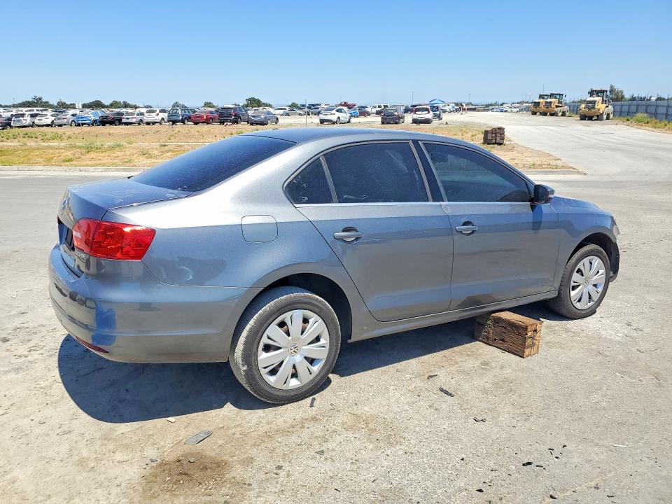 58777796 :رقم المزاد ، 3VWDP7AJ2DM218504 vin ، 2013 Volkswagen Jetta مزاد بيع