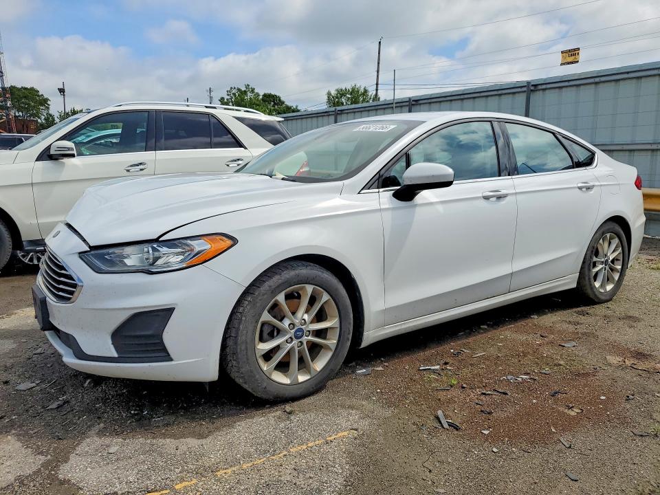 56621266 :رقم المزاد ، 3FA6P0HD2KR131873 vin ، 2019 Ford Fusion مزاد بيع